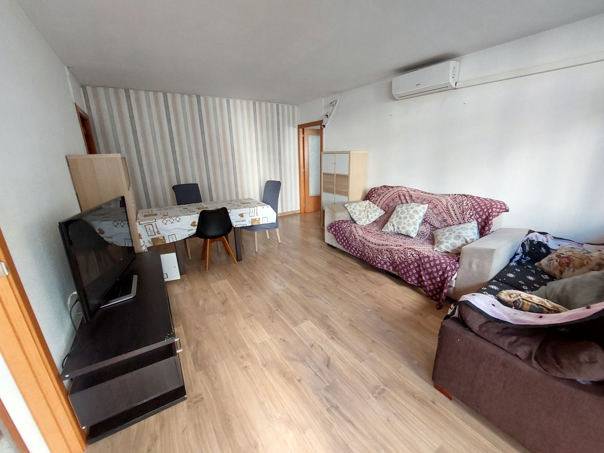 Living room of Flat to rent in Cerdanyola del Vallès  with Air Conditioner and Furnished