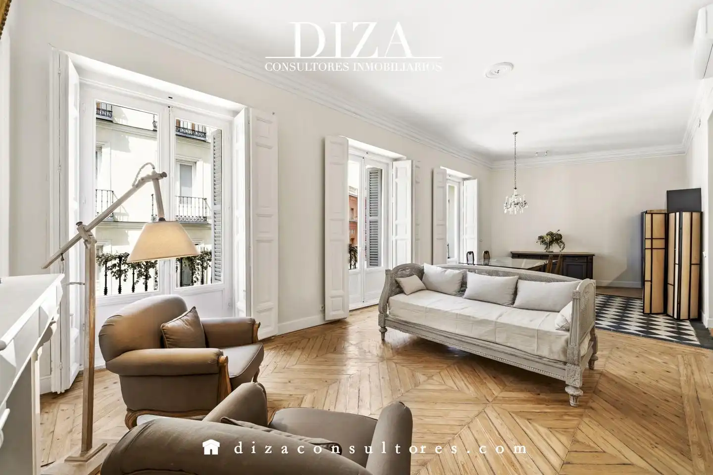 Living room of Flat for sale in  Madrid Capital  with Air Conditioner, Terrace and Furnished