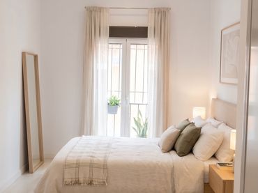 Flat with balcony for sale in Plaza de Alamillo