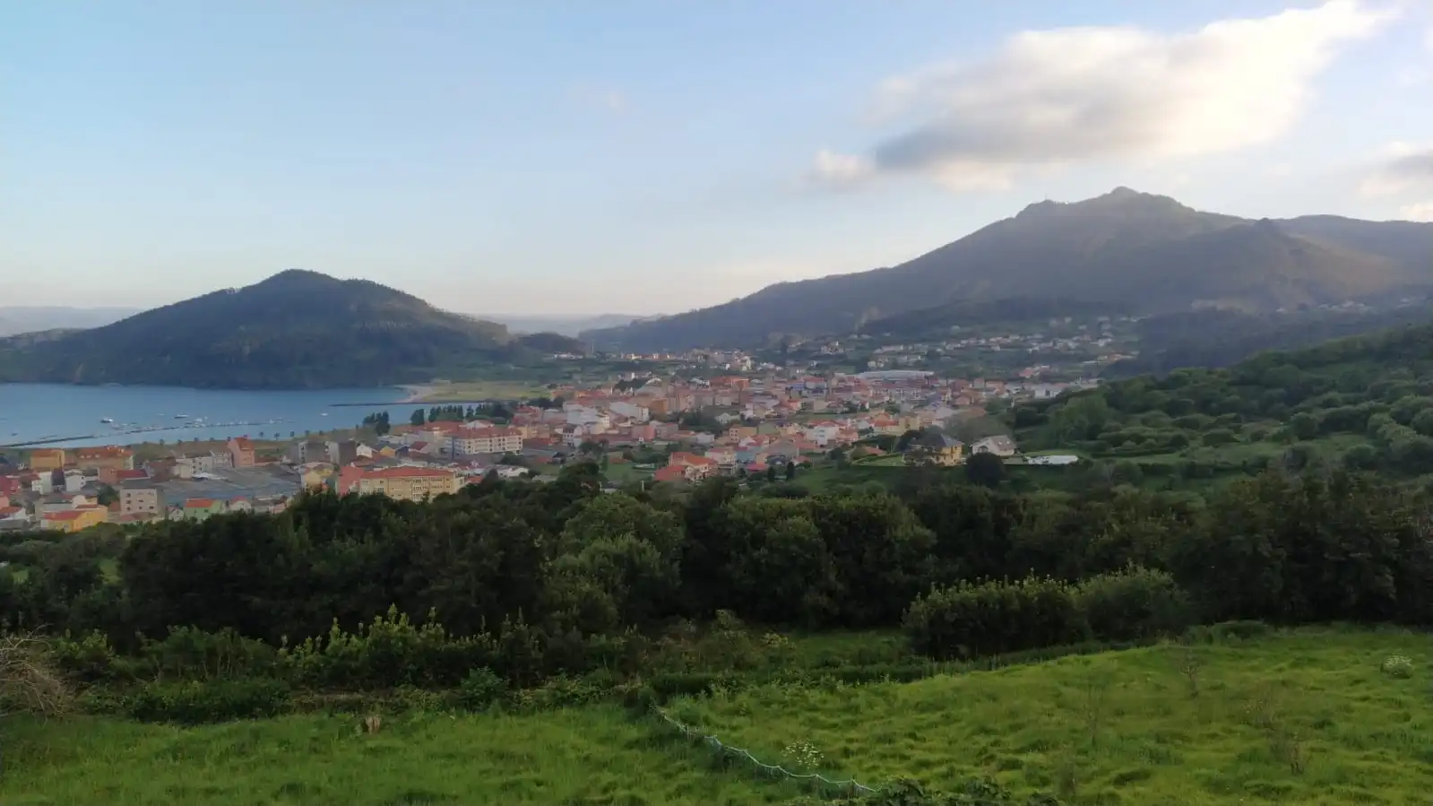 Vista exterior de Casa o chalet en venta en Cariño con Jardín privado, Parquet y Terraza
