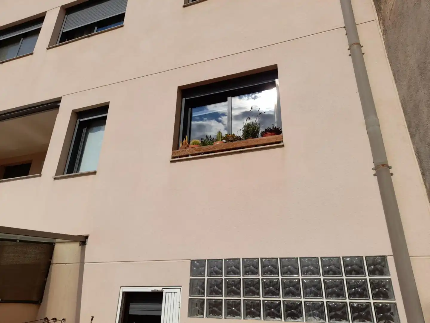 Vista exterior de Pis en venda en Tortosa amb Calefacció, Traster i Moblat