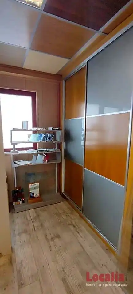 Fabrikhallen zur Miete in Los Corrales de Buelna 
