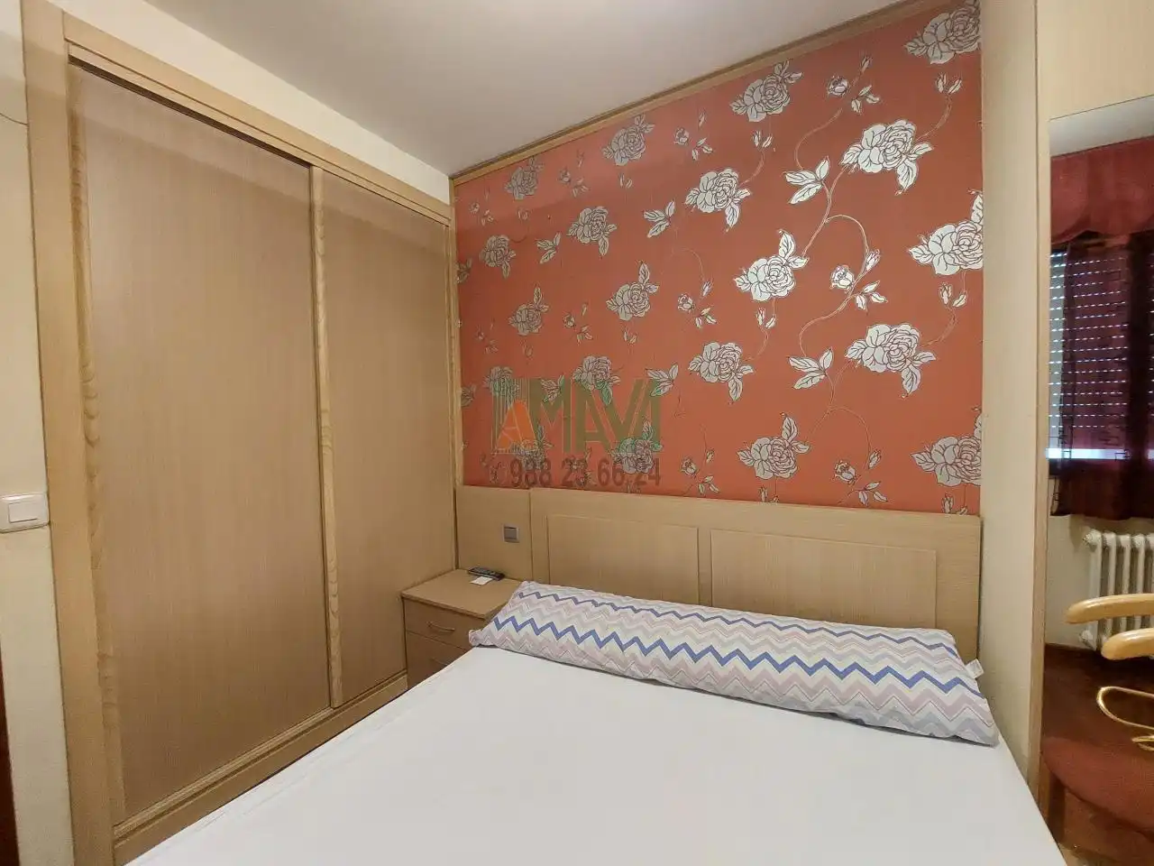 Habitación de Piso de alquiler en Ourense Capital  con Calefacción, Parquet y Amueblado