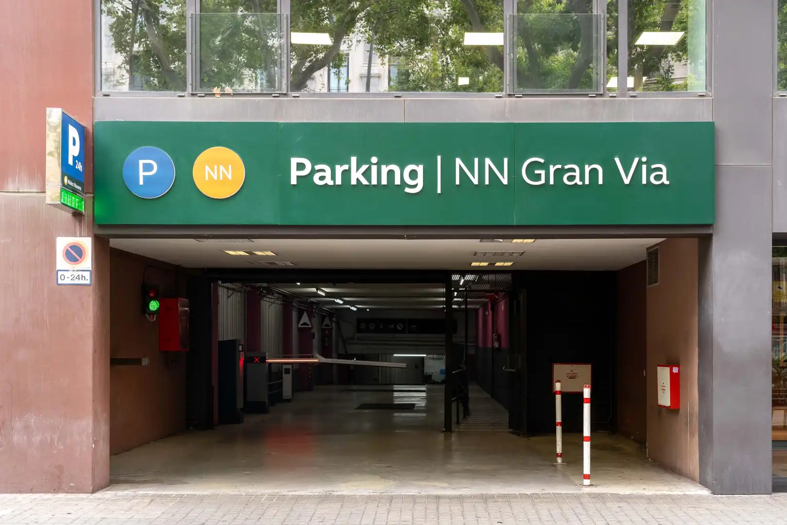 Motorbike to rent in GRAN VIA DE LES CORTS CATALANES 641, imagen 2