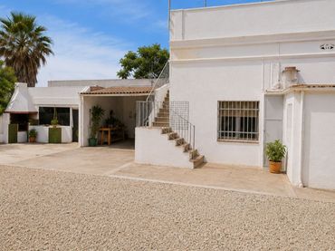 Casa rústica amb jardí en venda a Camí cinc sènies 36