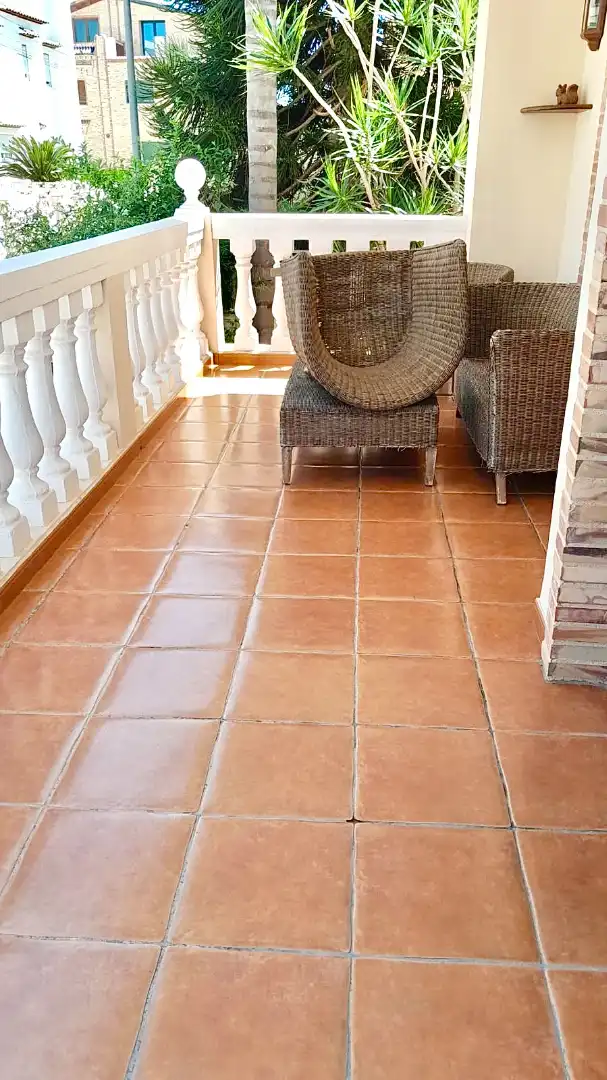 Vista exterior de Casa o xalet en venda en Sueca amb Aire condicionat, Terrassa i Piscina comunitària