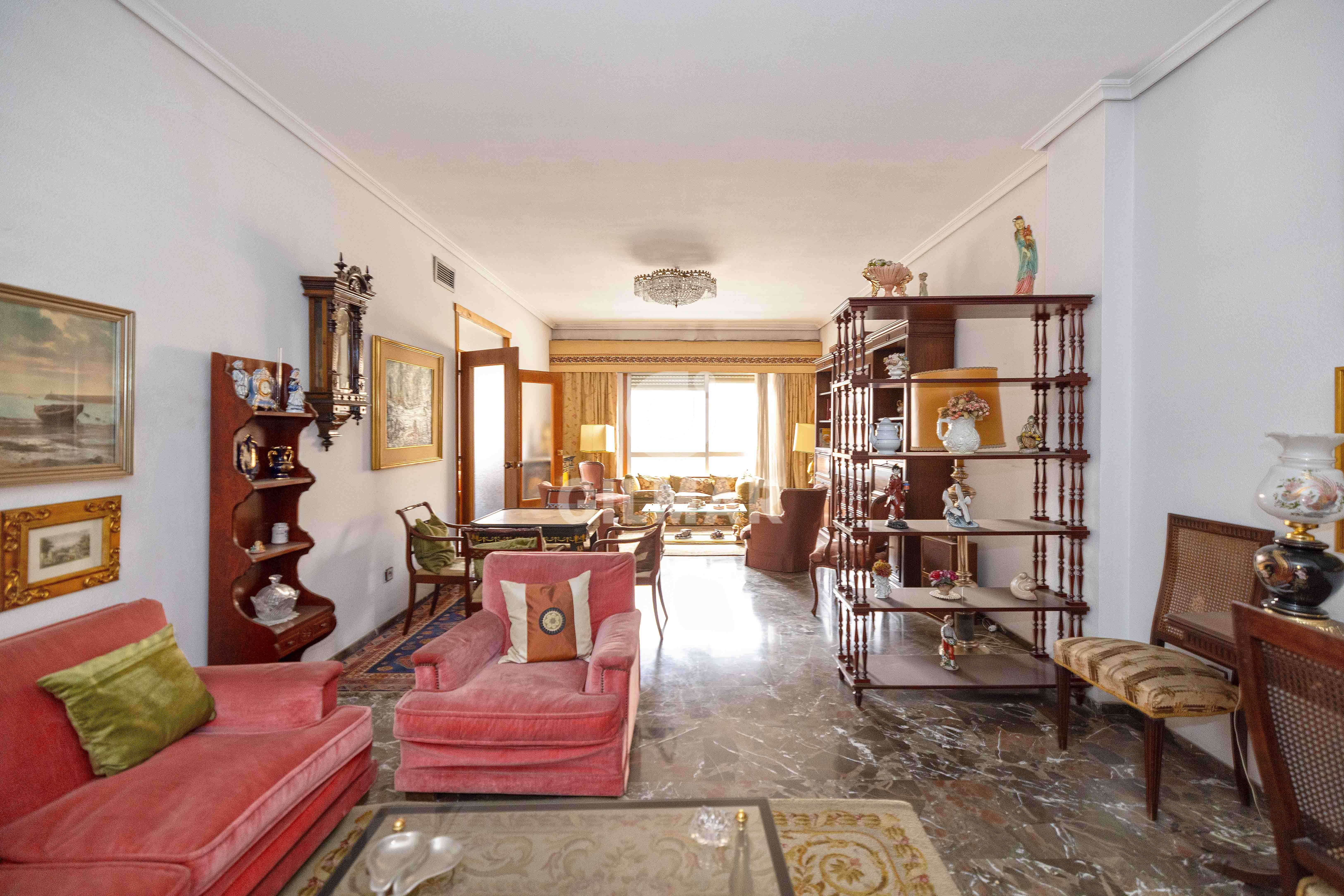 Living room of Flat for sale in  Sevilla Capital  with Heating and Balcony