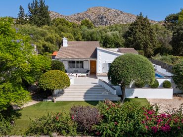 Detached house with pool for sale in Bacarés - Manresa - Bonaire