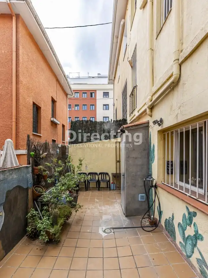 Vista exterior de Casa o chalet en venta en Madrid con Aire acondicionado y Terraza