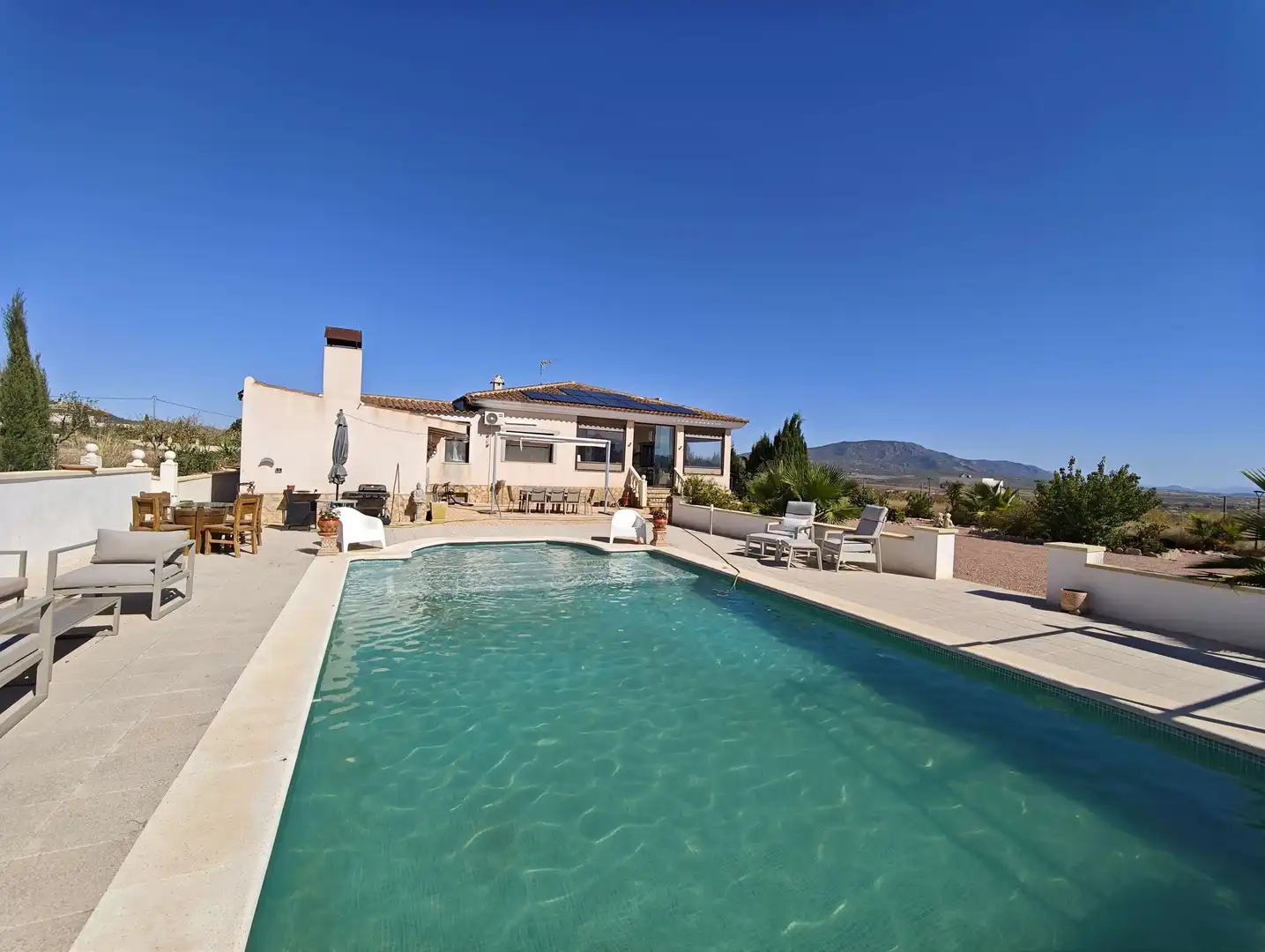 Casa con piscina en venta en El Pinós / Pinoso, imagen 2
