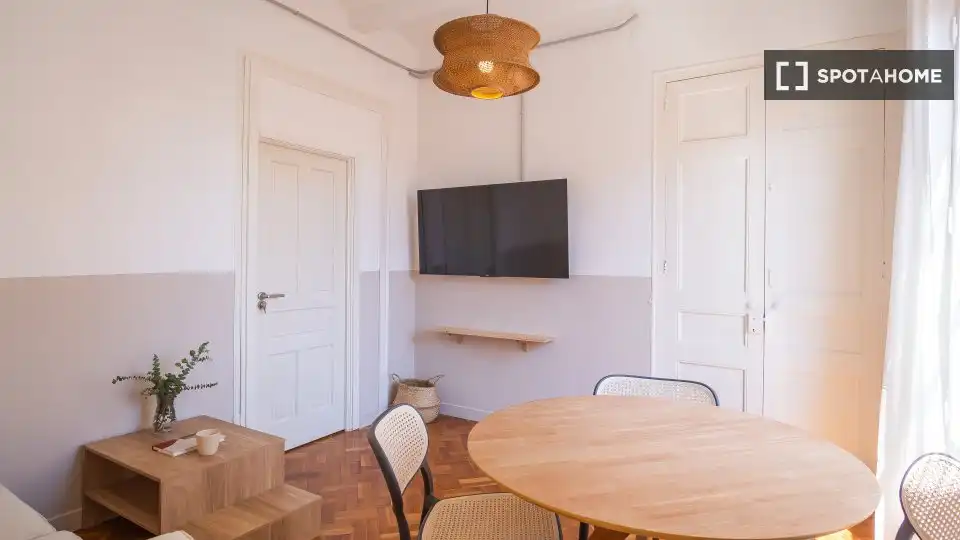 Comedor de Piso para compartir en Barcelona con Aire acondicionado, Calefacción y Amueblado