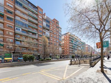 Pis amb ascensor en venda a Camino DE RONDA