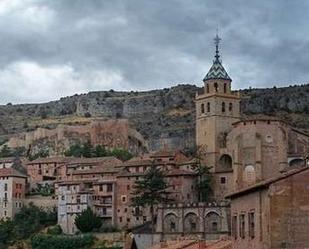 Vista exterior de Finca rústica en venda en Crivillén amb Jardí privat