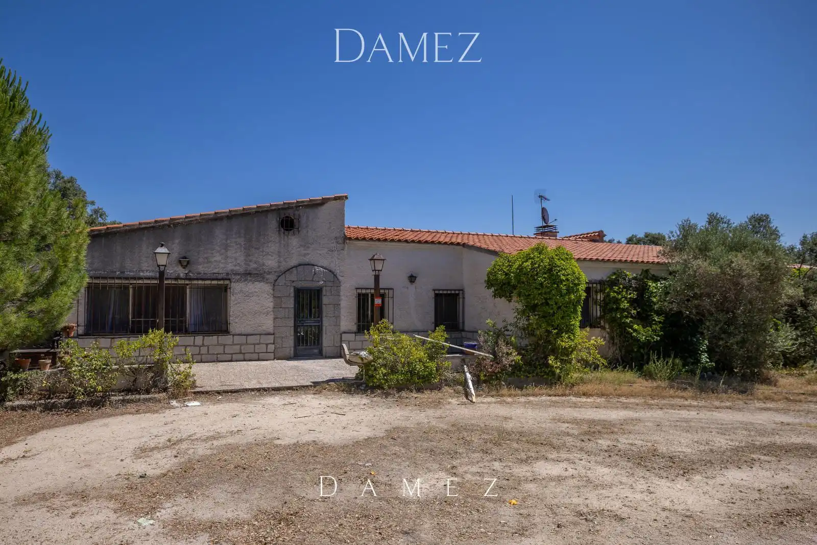 Exterior view of Houses for sale in Villanueva de la Cañada  with Terrace, Storage room and Swimming Pool