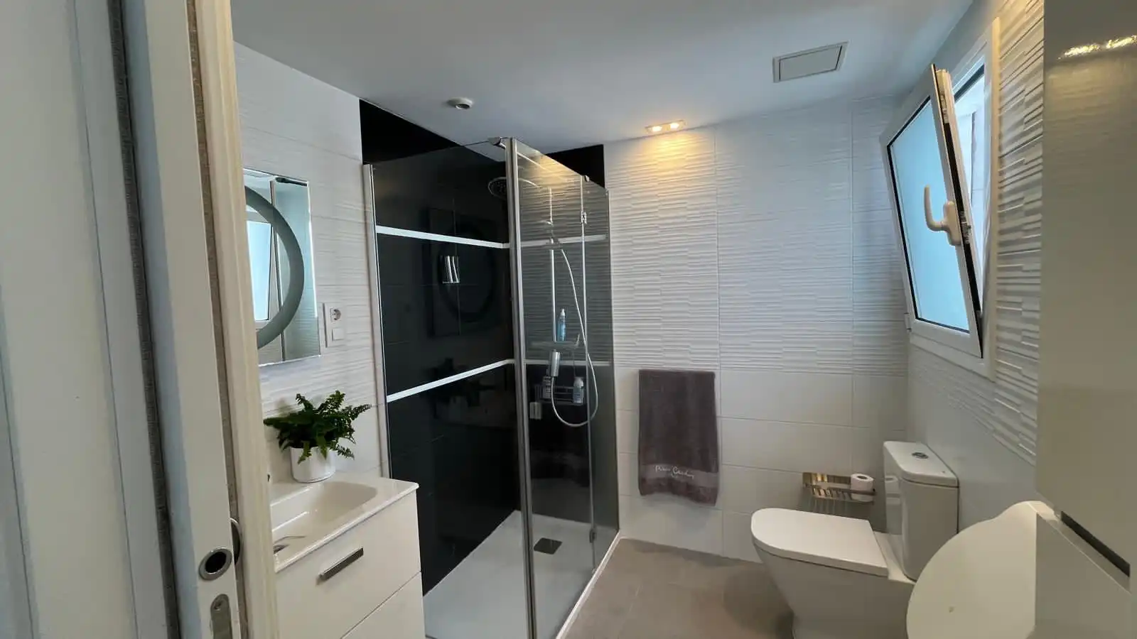 Bathroom of Flat for sale in Sant Pere de Ribes  with Parquet flooring, Terrace and Oven