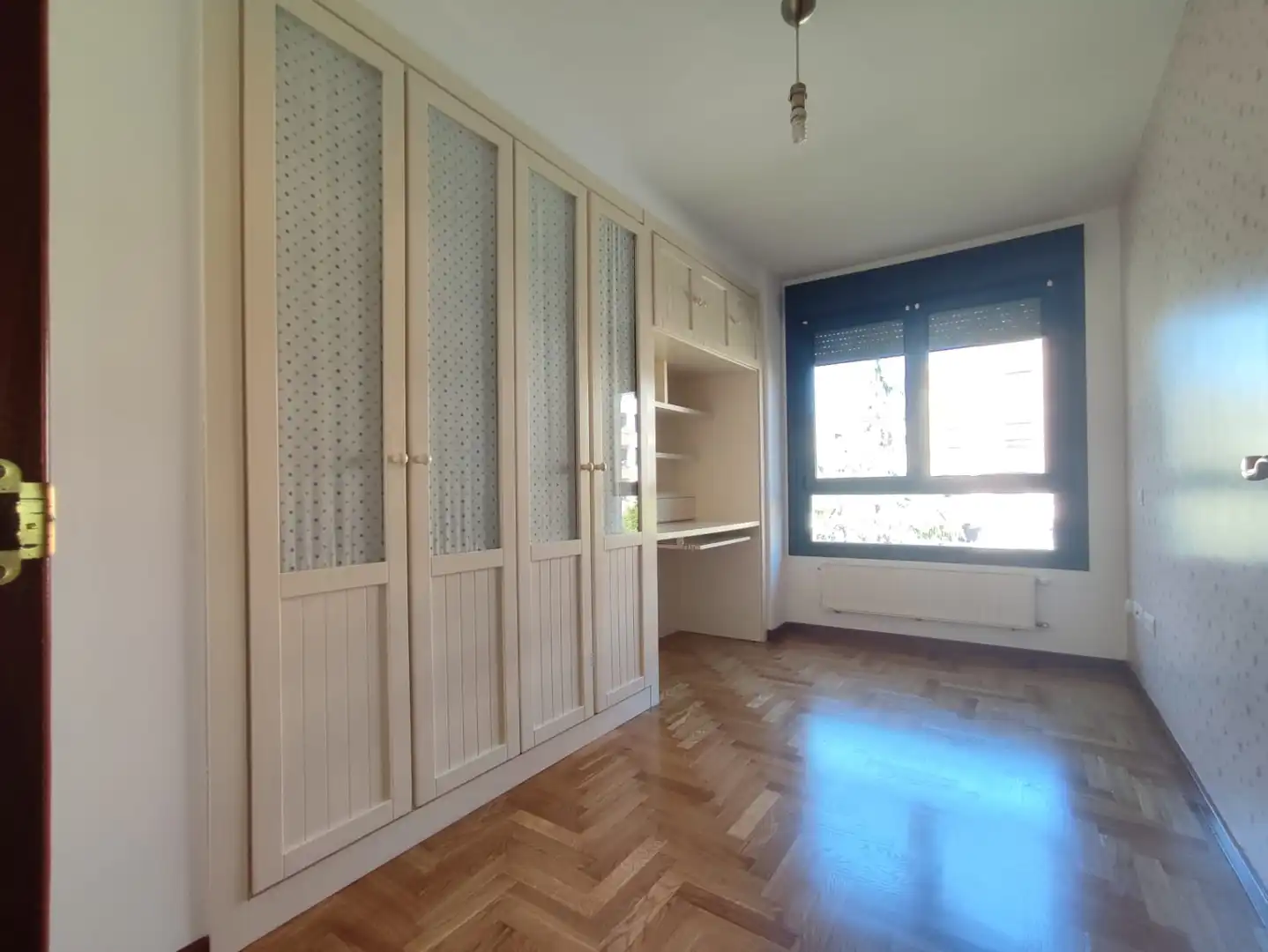 Habitación de Piso de alquiler en Gijón  con Calefacción, Parquet y Terraza