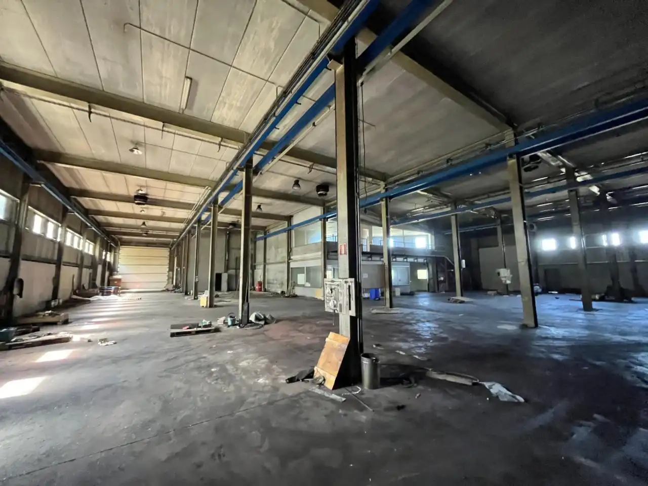 Nave industrial en venta en Manlleu con Alarma