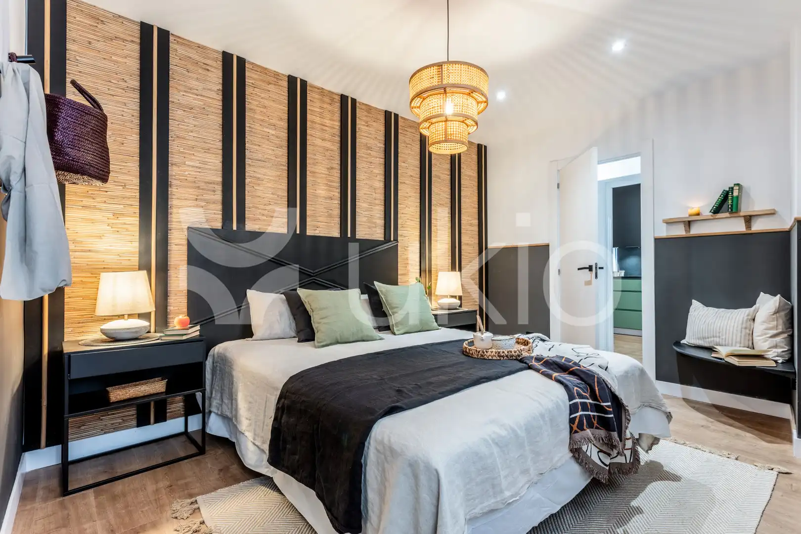 Dormitori de Apartament de lloguer en Madrid amb Aire condicionat, Calefacció i Moblat