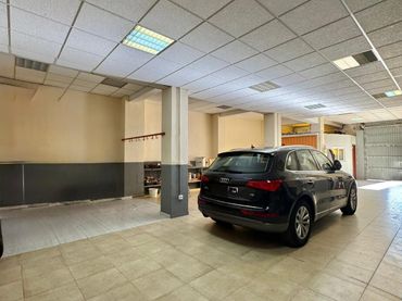 Local comercial en venda a Carrer de Narcís Monturiol