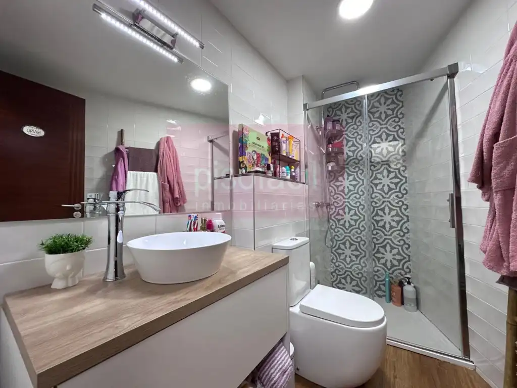 Bathroom of Flat for sale in Lugo