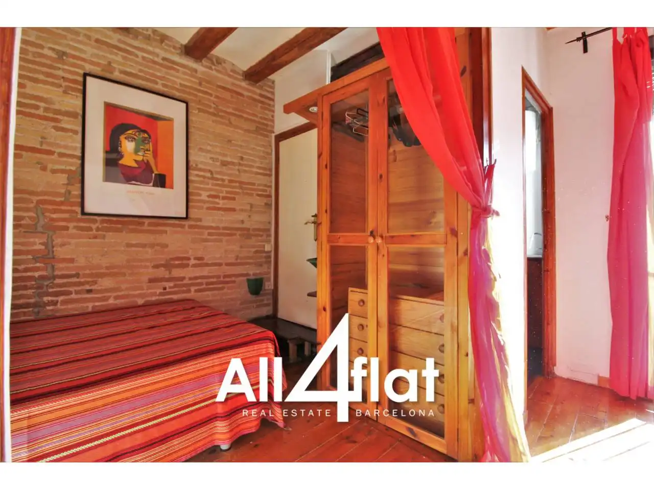 Bedroom of Study for rent in Barcelona  with Air Conditioner, Parquet flooring and Furnished
