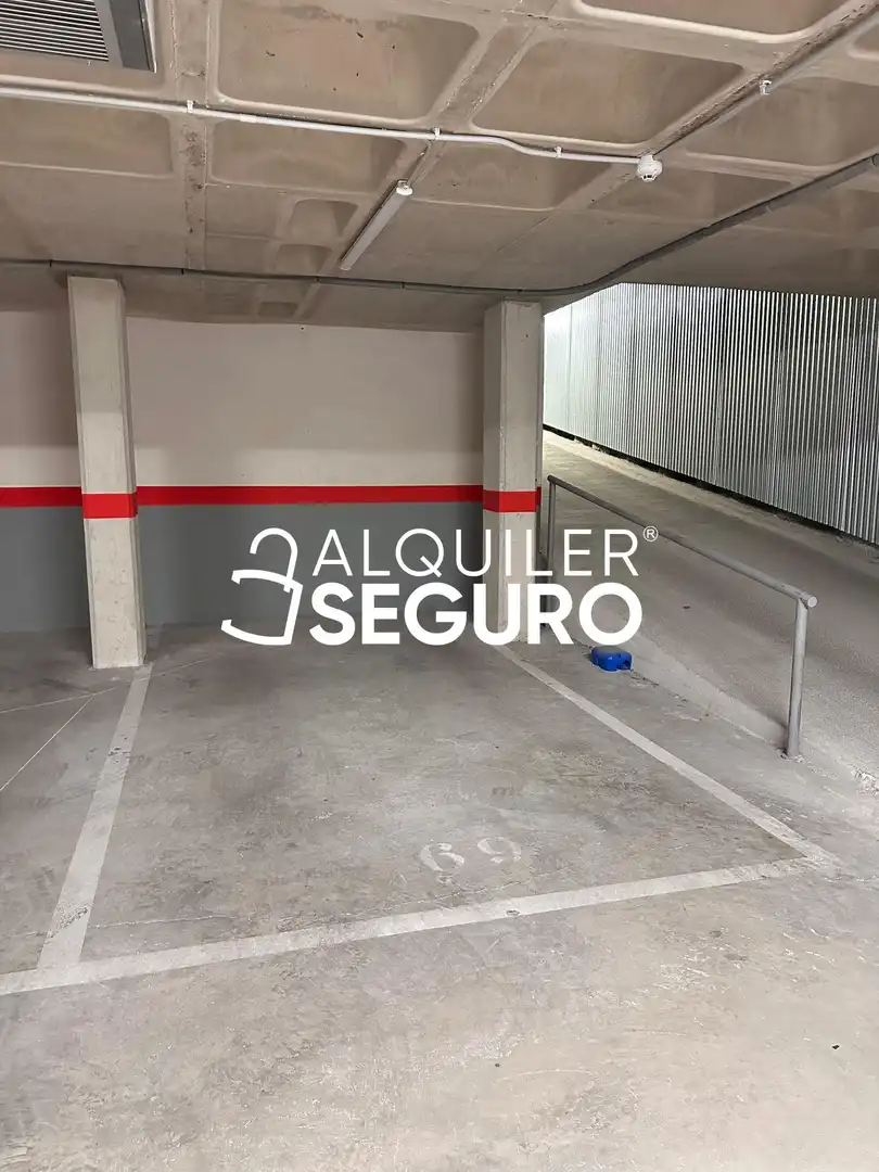 Parking de Piso de alquiler en Madrid con Aire acondicionado, Calefacción y Terraza