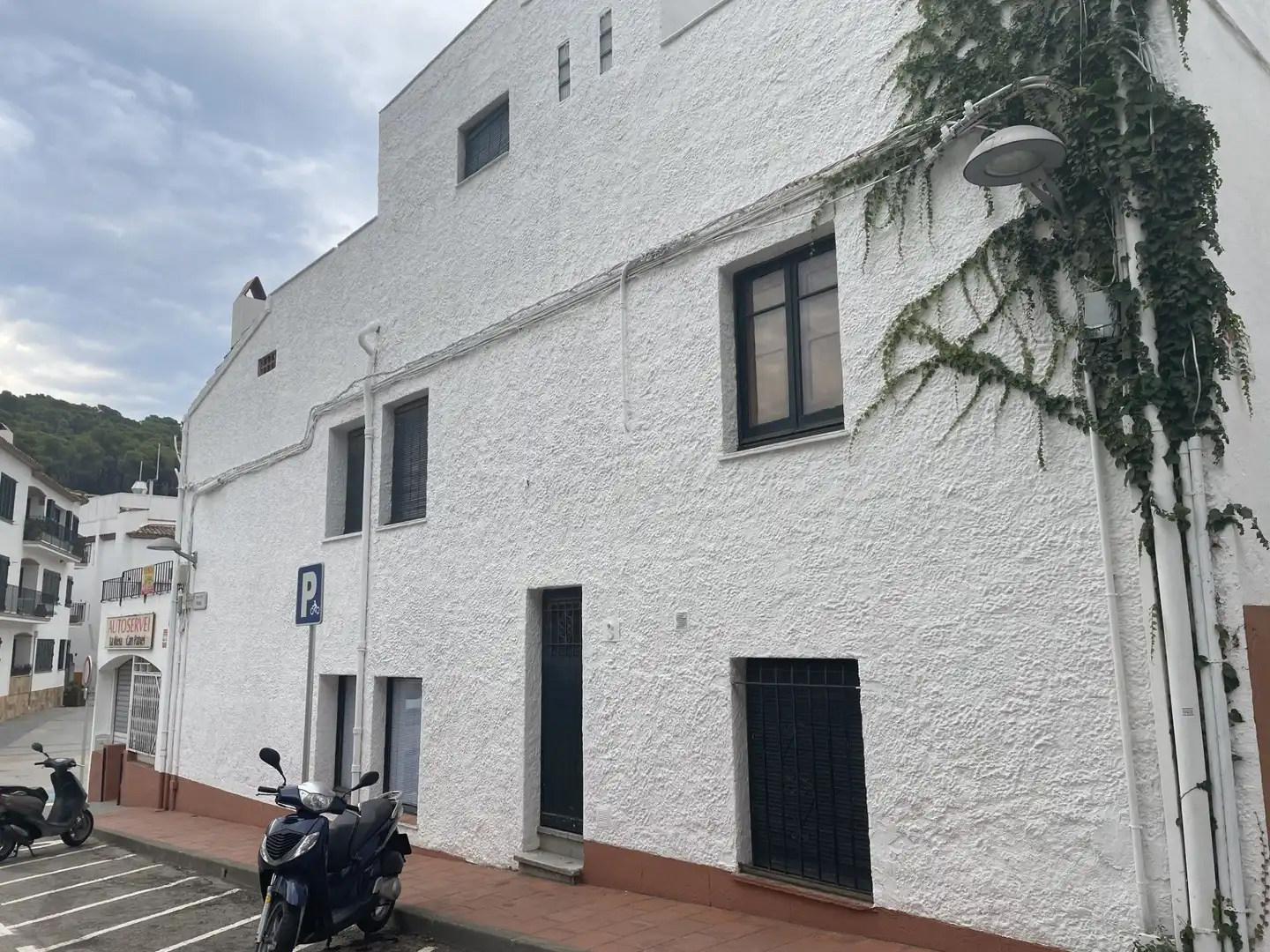 Vista exterior de Edifici en venda en Palafrugell