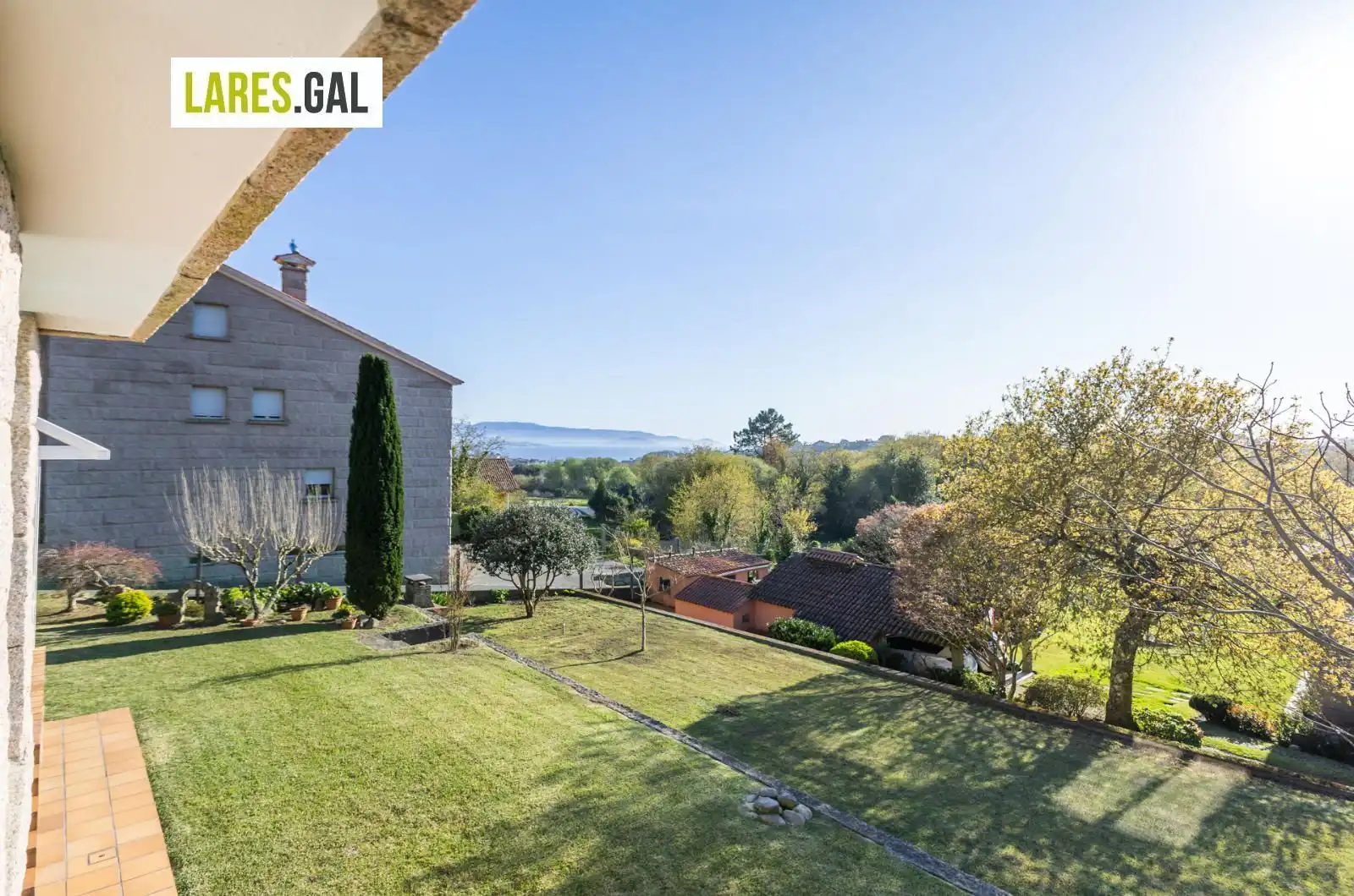 Jardín de Casa o chalet en venta en Cangas  con Calefacción y Trastero