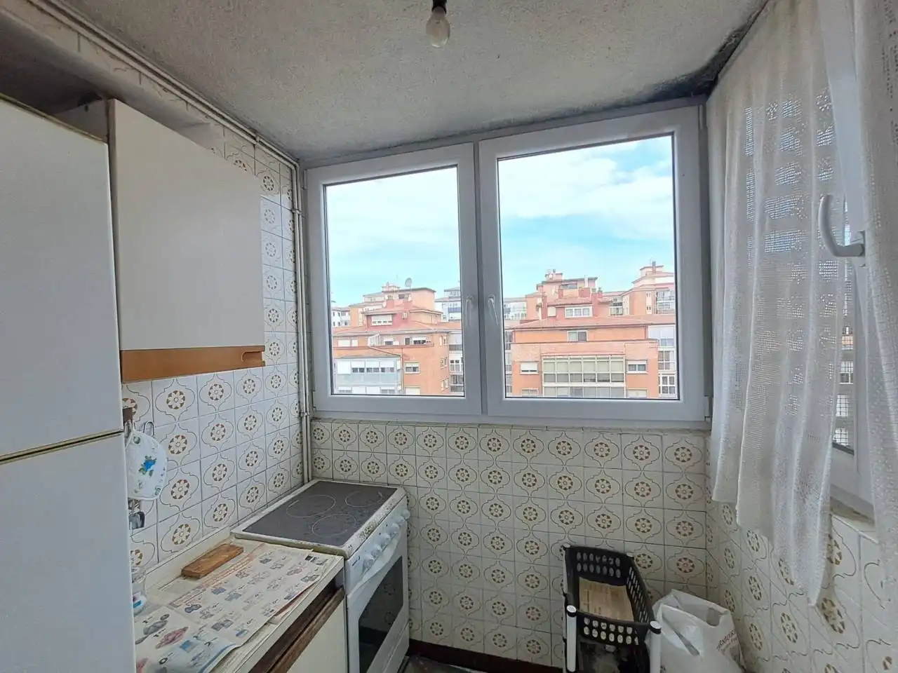 Küche von Wohnung zum Verkauf in Burgos mit Heizung und Terrasse