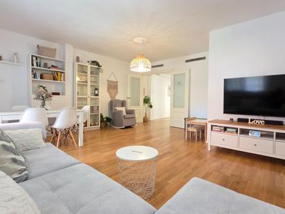 Living room of Flat for sale in Paterna  with Air Conditioner, Parquet flooring and Terrace