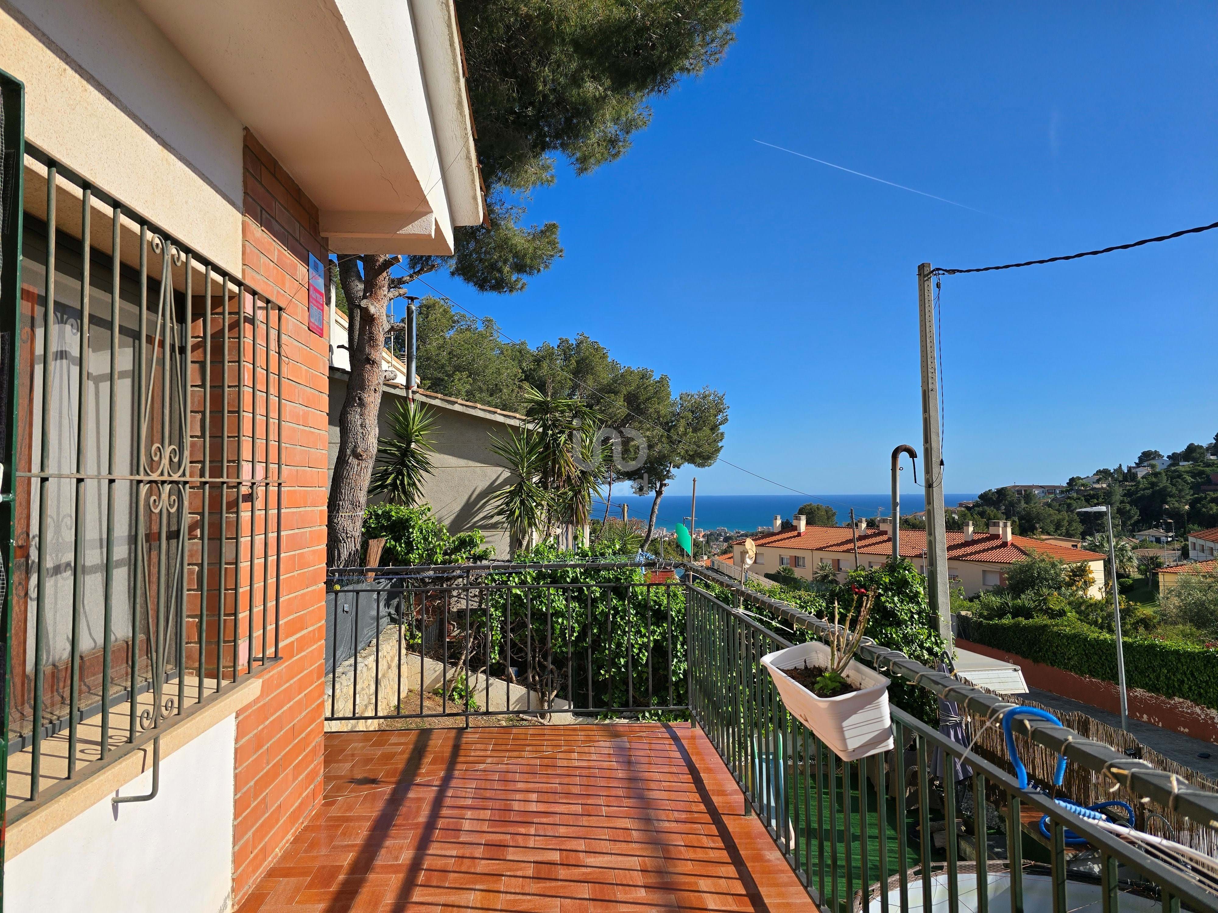 Vista exterior de Casa o xalet en venda en Calafell amb Aire condicionat i Terrassa