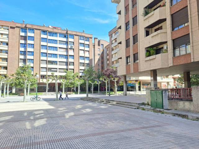 Garaje en Venta en Regino Sáinz de la Maza en Villa Pilar