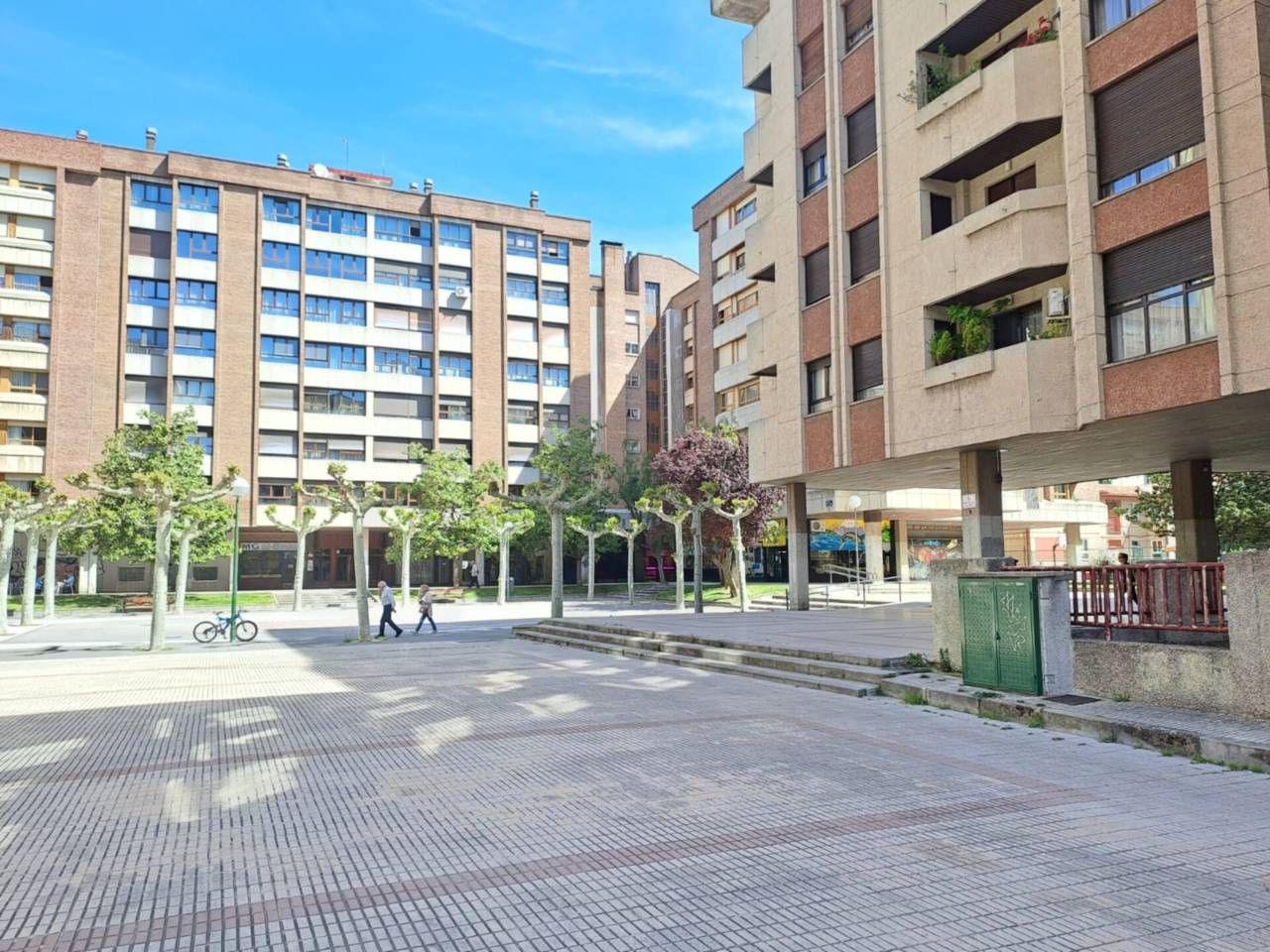 Exterior view of Garage for sale in Burgos Capital