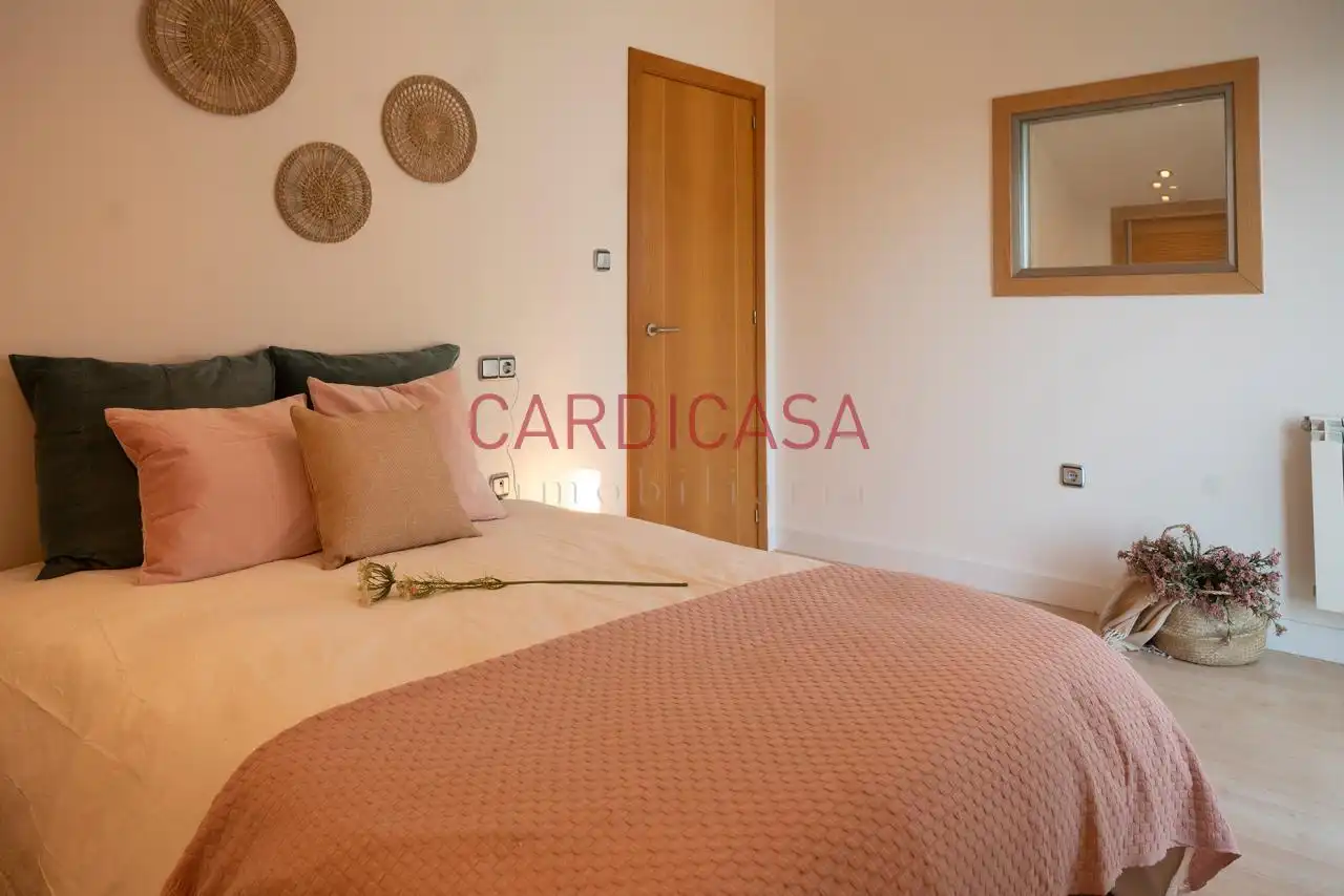 Dormitori de Casa o xalet en venda en Mos amb Calefacció, Jardí privat i Terrassa