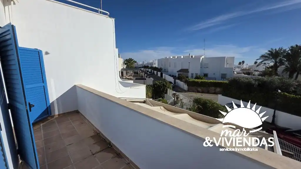 Vista exterior de Casa o xalet en venda en Mojácar amb Aire condicionat, Calefacció i Jardí privat