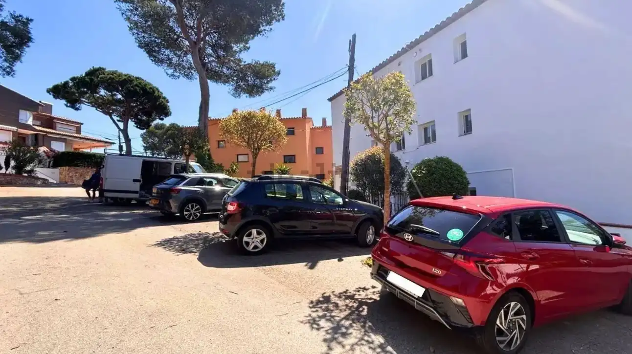 Parkplatz von Wohnung zum Verkauf in Palafrugell mit Heizung, Abstellraum und Ofen