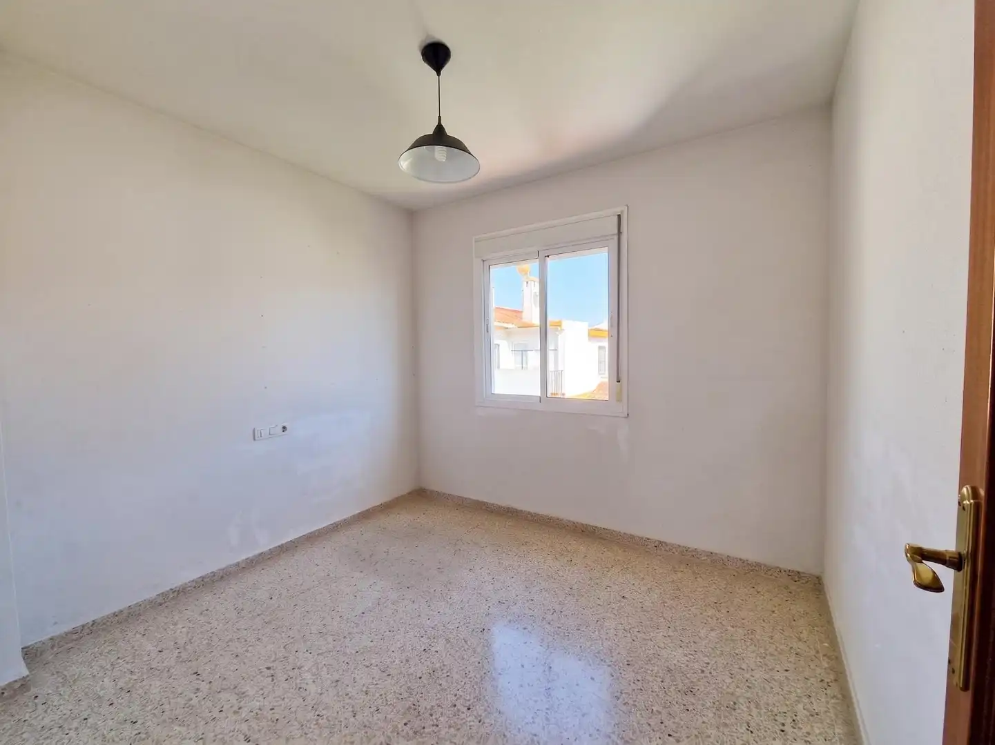 Dormitori de Casa adosada en venda en Umbrete amb Aire condicionat, Calefacció i Jardí privat