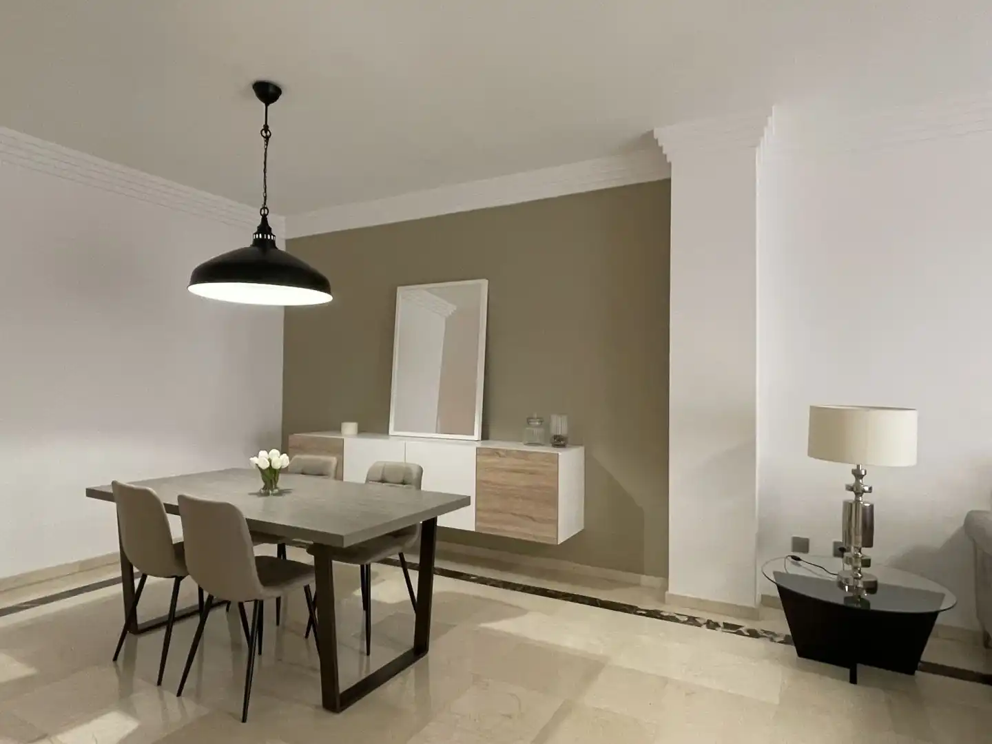 Menjador de Apartament de lloguer en Marbella amb Aire condicionat, Calefacció i Terrassa