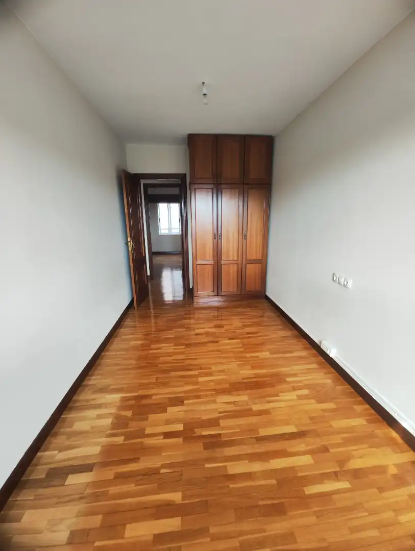 Habitación de Piso de alquiler en Santiago de Compostela  con Calefacción, Parquet y Horno