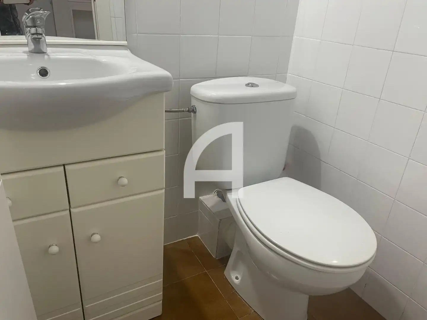 Bathroom of Flat for sale in Terrassa  with Air Conditioner, Heating and Terrace