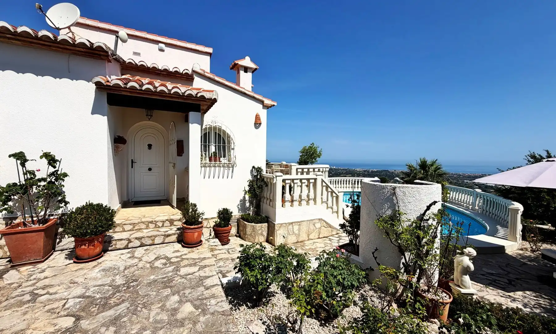 Exterior view of Houses for sale in Dénia  with Heating, Private garden and Storage room