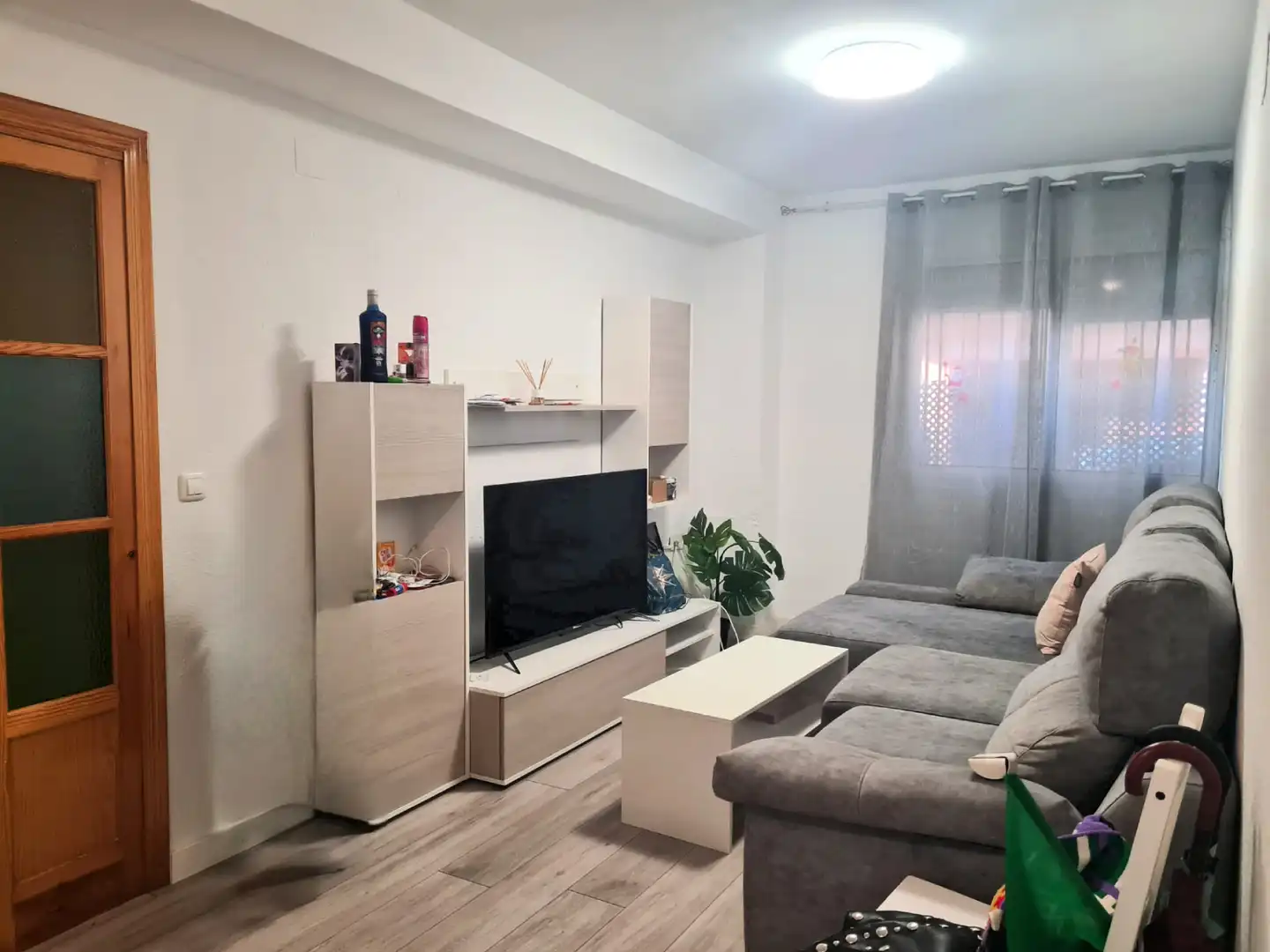 Living room of Flat for sale in Sevilla  with Air Conditioner