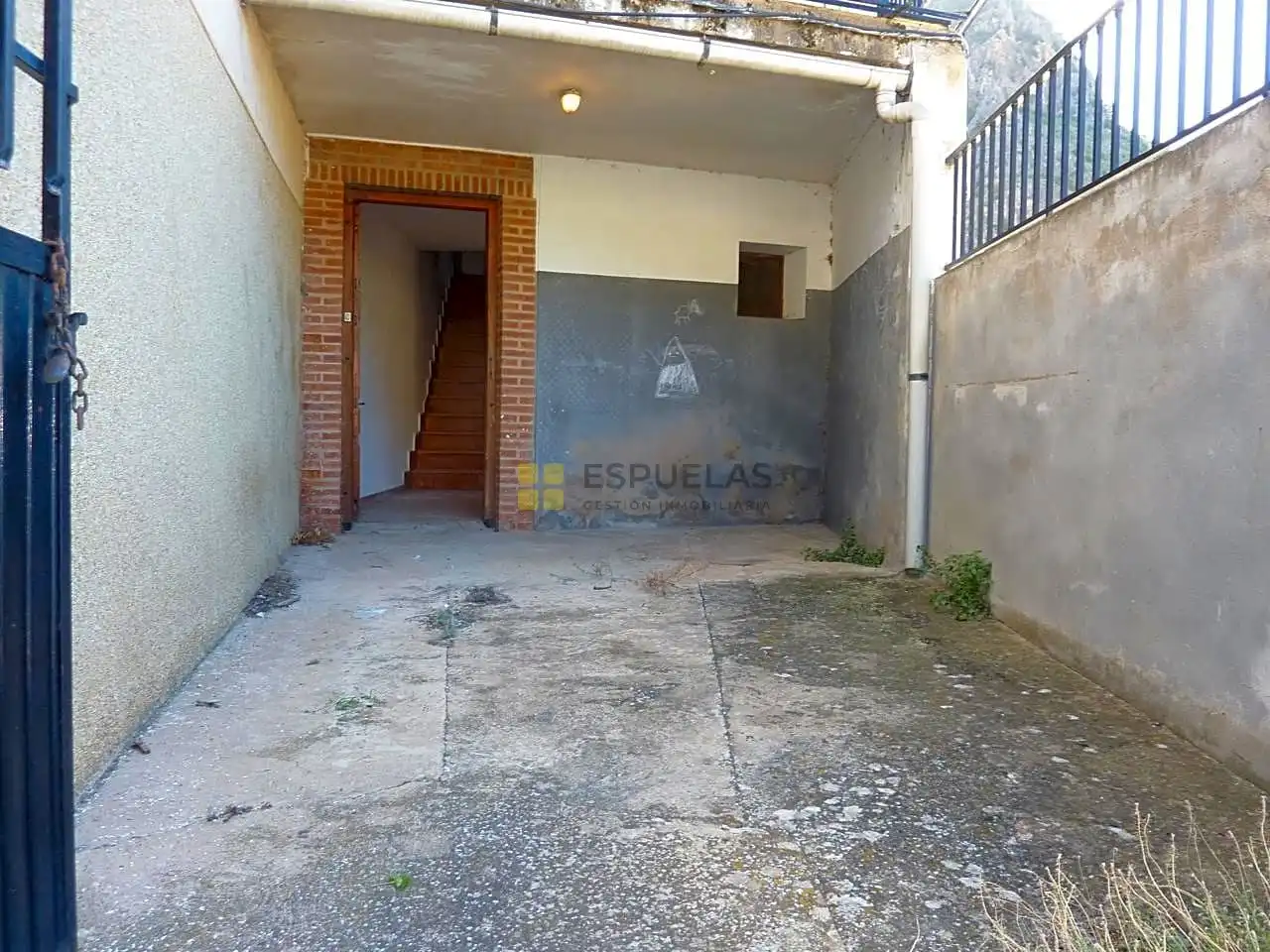 Casa adosada en venda en Arnedillo amb Calefacció, Terrassa i Balcó