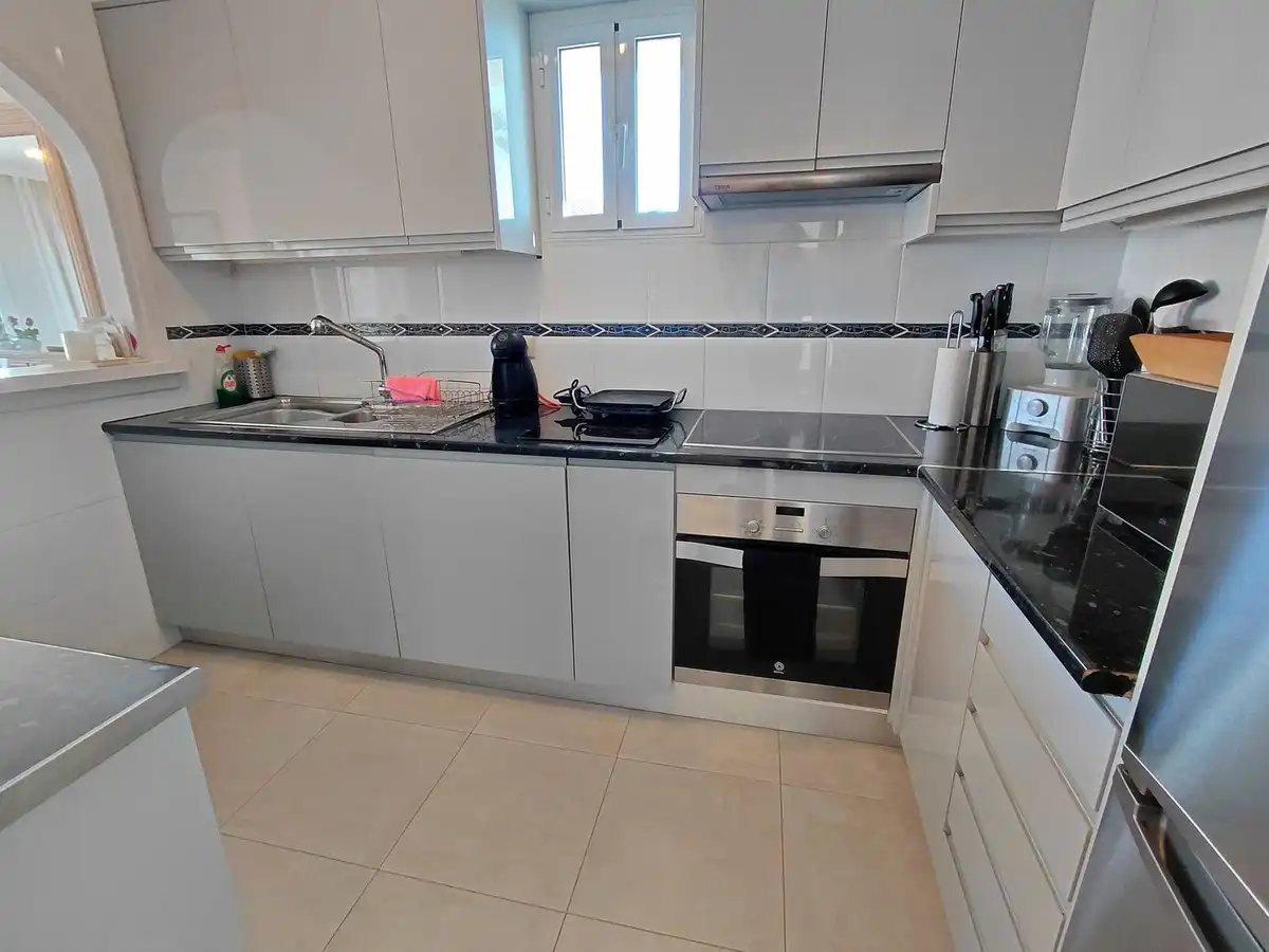 Cocina de Ático en venta en Marbella con Terraza, Trastero y Piscina