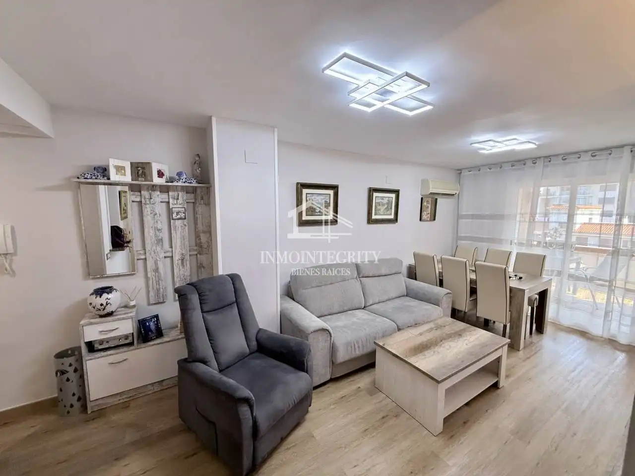Living room of Apartments for sale in Oropesa del Mar / Orpesa  with Air Conditioner, Terrace and Furnished
