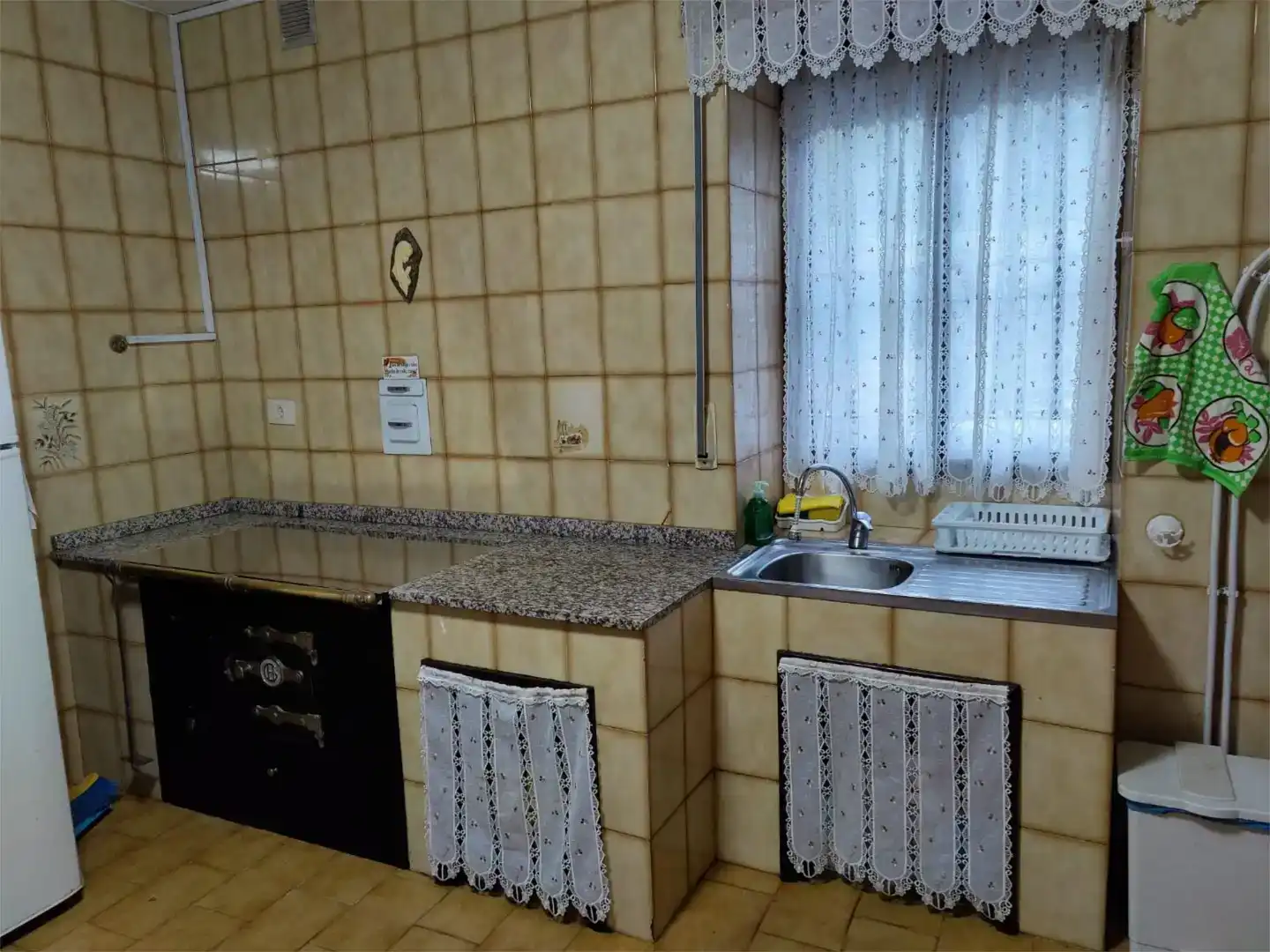 Cocina de Piso en venta en Arbo con Jardín privado y Amueblado
