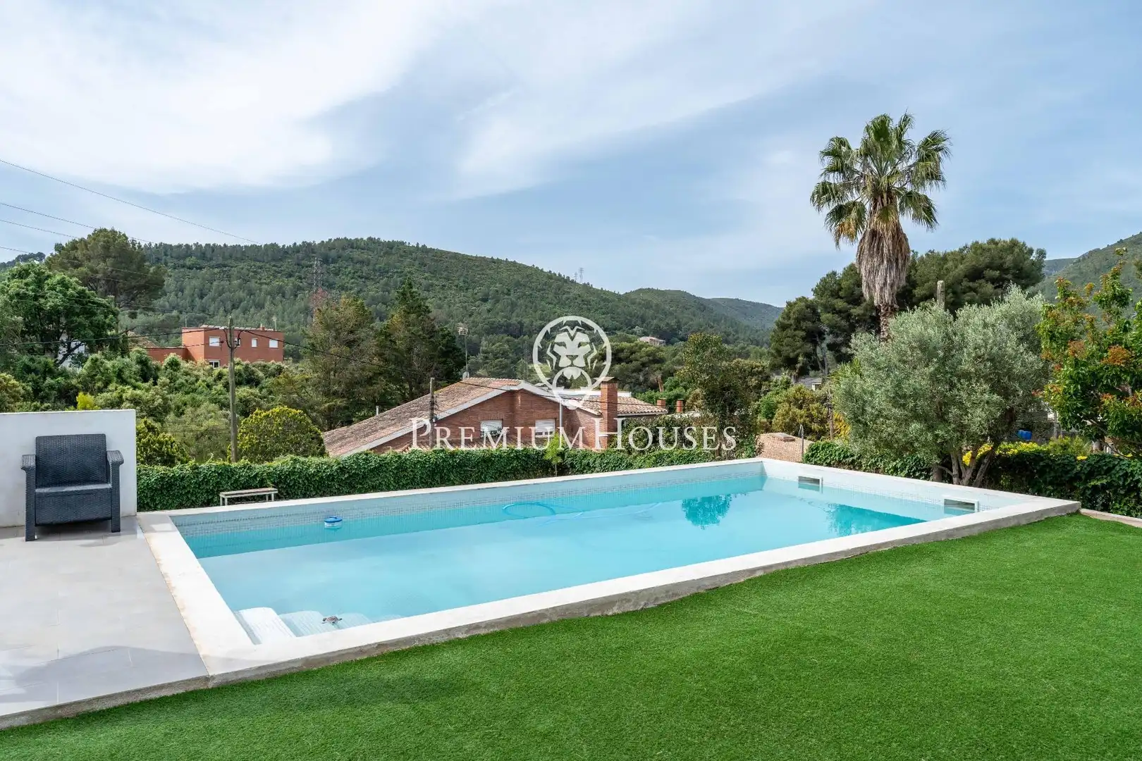 Swimming pool of Houses for sale in Gavà  with Air Conditioner, Heating and Private garden