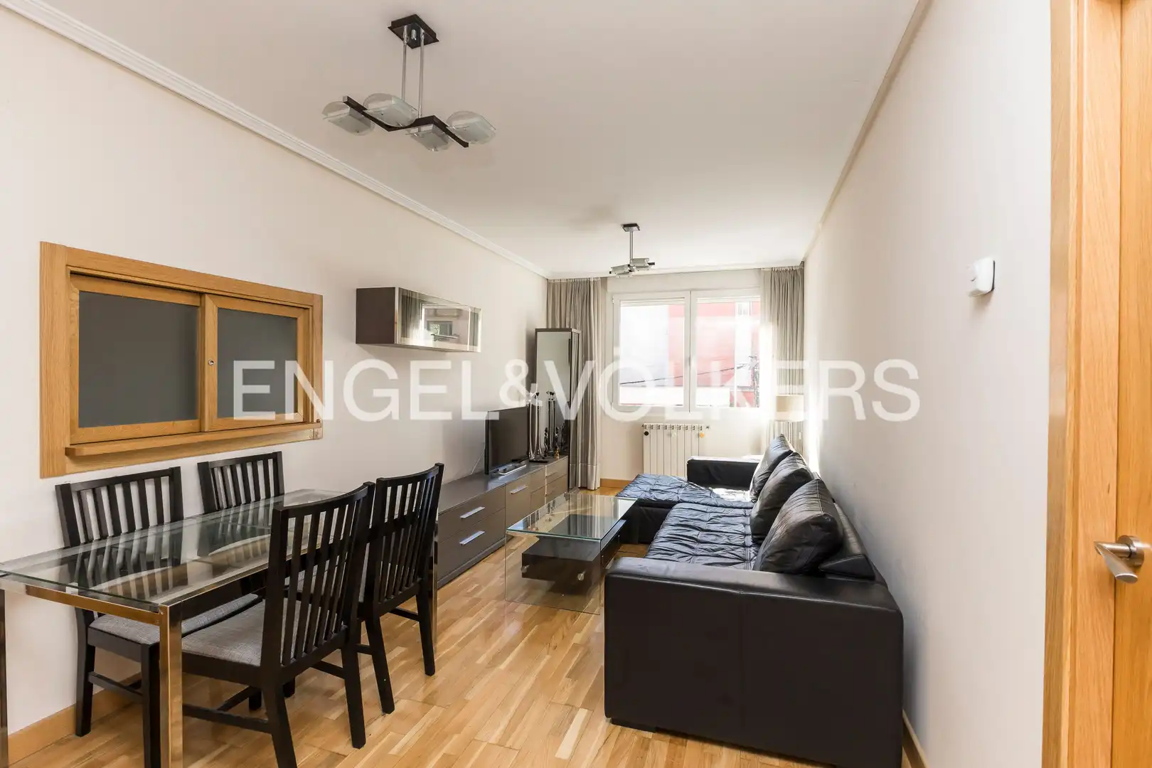 Living room of Flat for sale in Madrid  with Air Conditioner, Heating and Parquet flooring