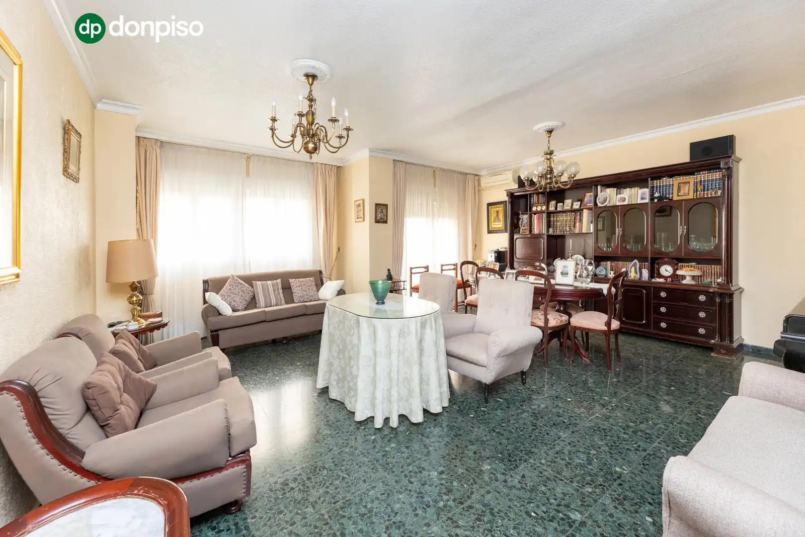 Sala de estar de Piso en venta en Granada con Terraza, Trastero y Balcón