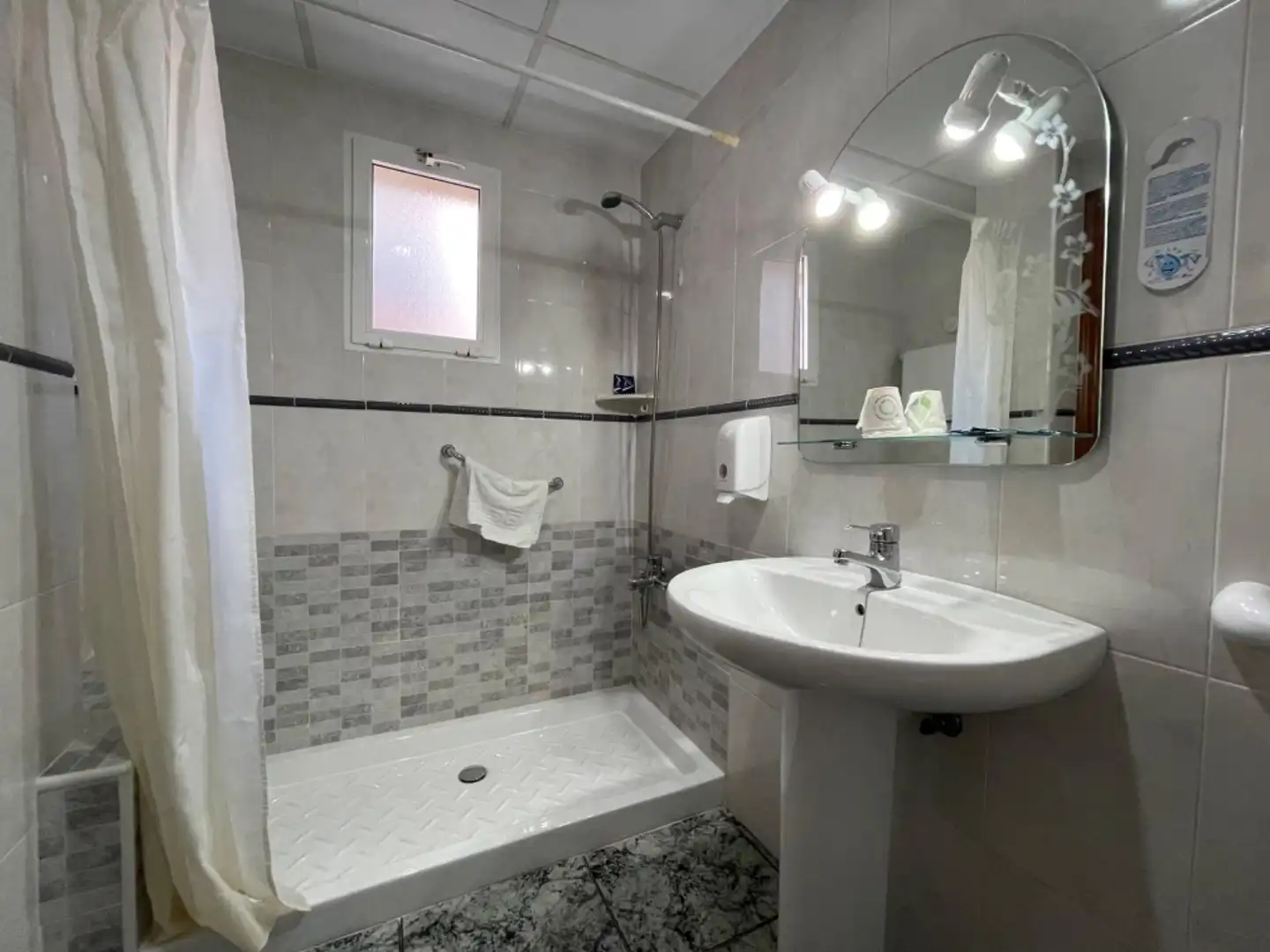 Inmuebles singulares con ascensor en venta en Santiago de la Ribera, imagen 19